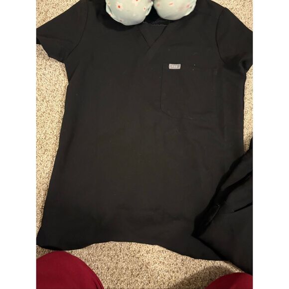 Figs Black Scrub Set - Picture 5 of 8